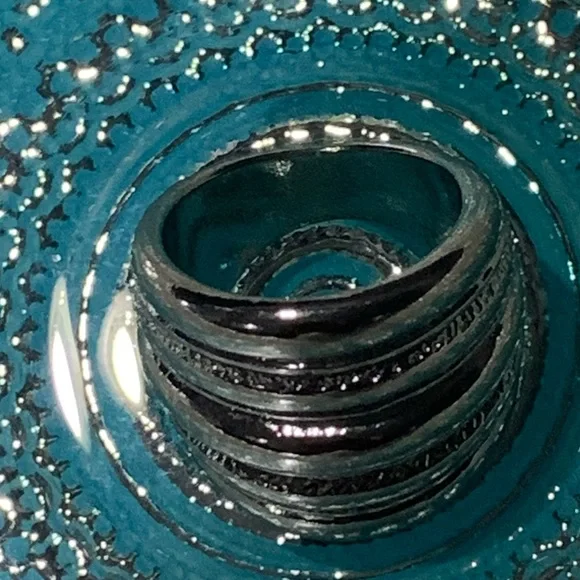 Silver Ring - Picture 5 of 12